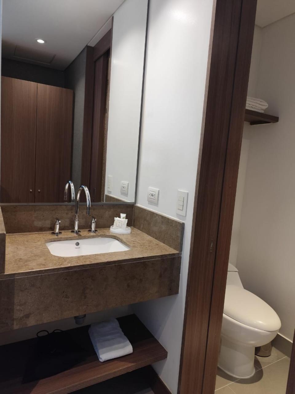 Hampton By Hilton Bogota Usaquen Exteriör bild